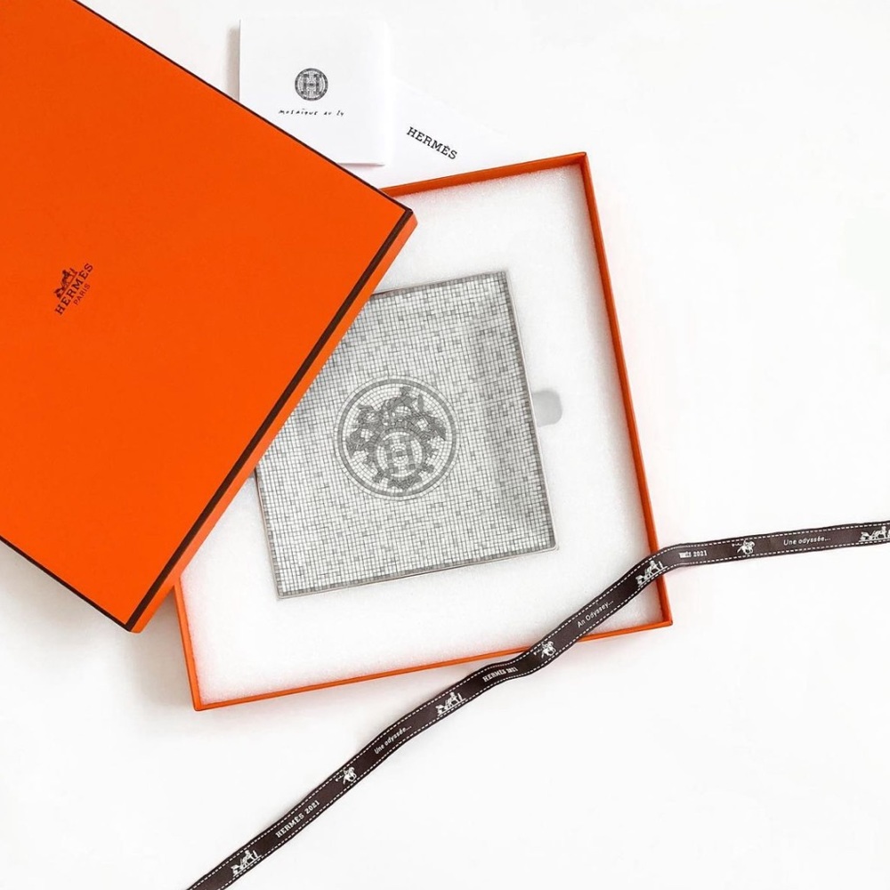 NWT HERMES RECTANGLE PLATE